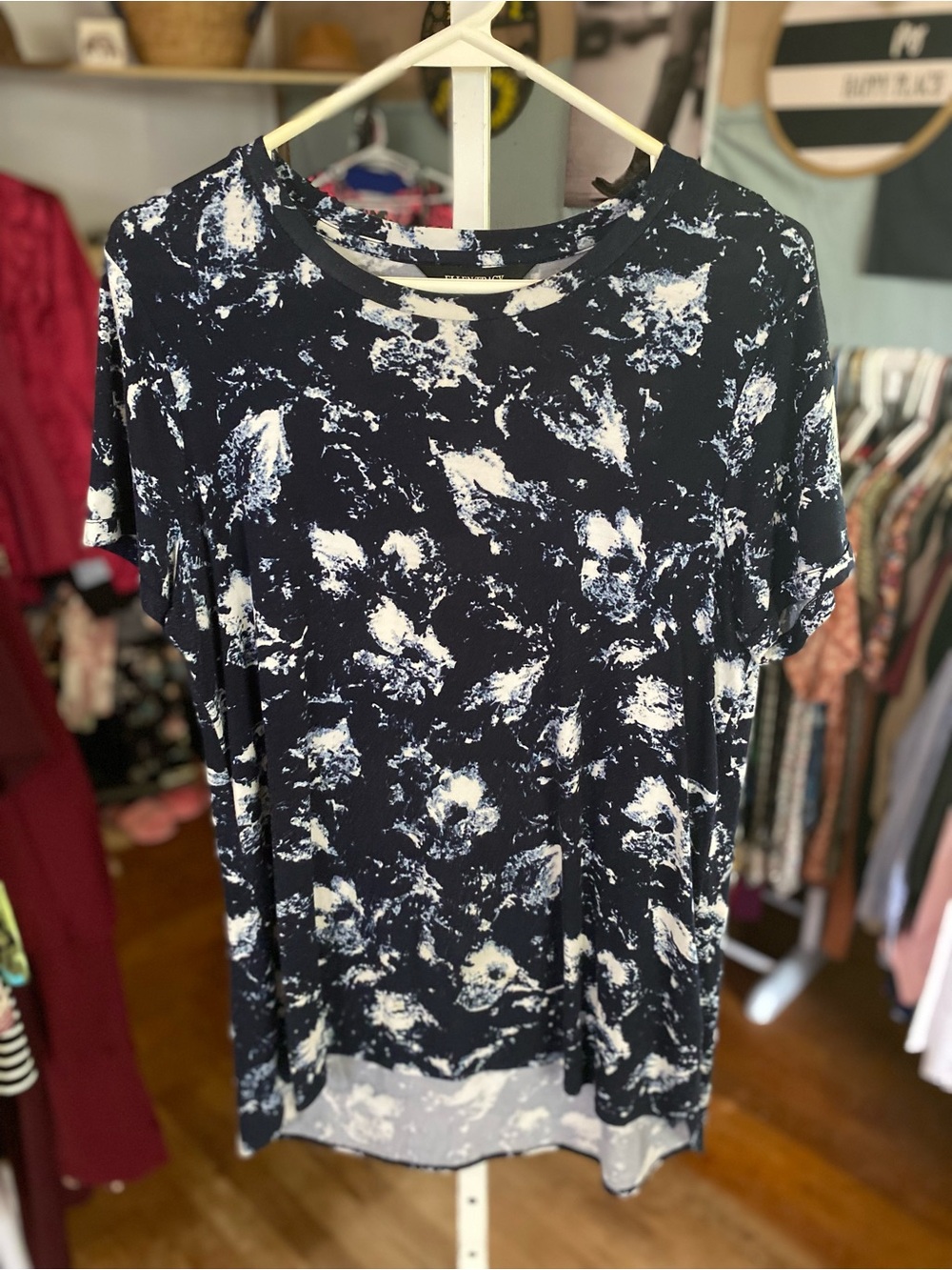 Ellen Tracy Navy and White Tie-Dye Short Sleeve Tee - high low- soo soft